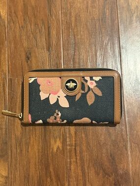 Spartina 449 Black Floral Zip-Around Wallet with Tan Trim and Gold Bee